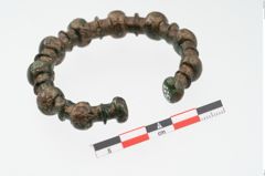 Foto von Bronzeknotenarmreif (NHMW-PRAE-002250)
